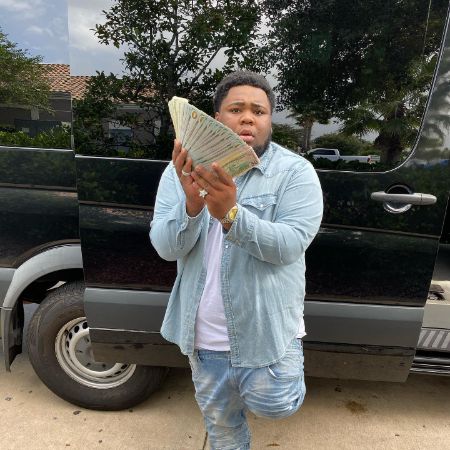 Rodarius Marcell Green owns a net worth of millions so he posted a picture flaunting his money. 